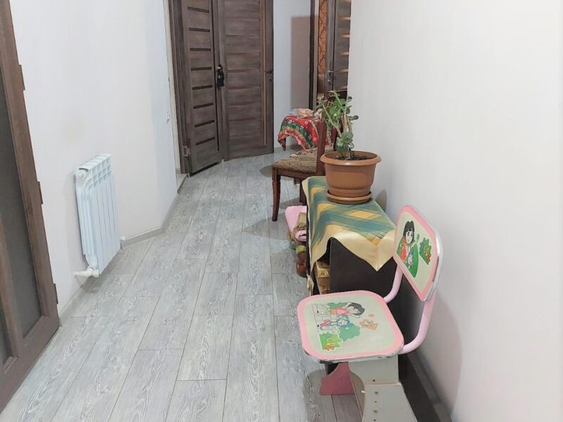 Վաճառվում է երկու սենյականոց բնակարան Գյումրիում